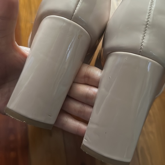 Show Up & show off Nude Patten leather ( vegan) 6.5 - Picture 4 of 4